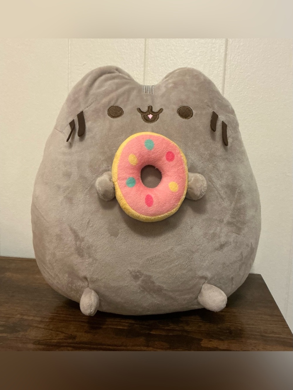NWT Rare HTF Gund Pusheen Holding A Donut Fiesta Plush Toy Stuffed Animal
